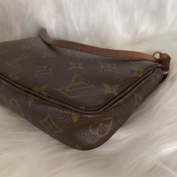 Louis Vuitton monogram Pochette shoulder bag - Picture 8 of 12